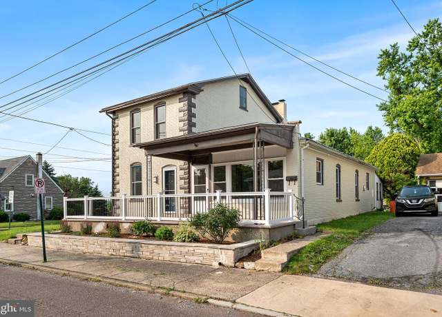 Property at 253 Elm St, Pottstown, PA 19464, 3 beds, 2 baths