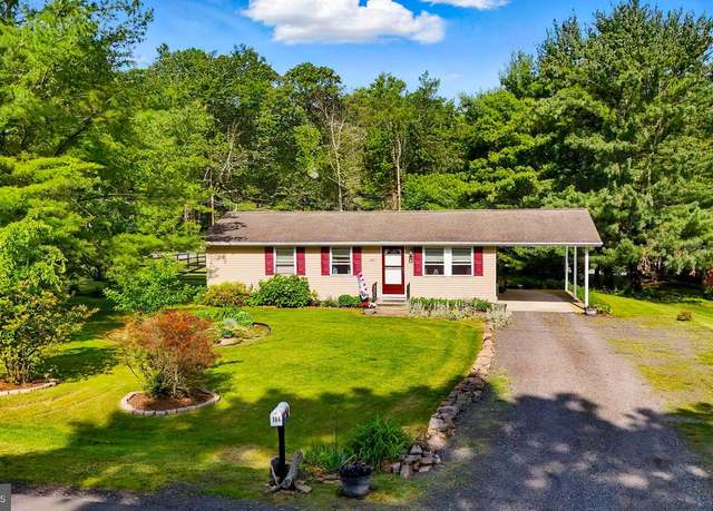 Property at 186 Navajo Dr, Auburn, PA 17922, 3 beds, 1 bath