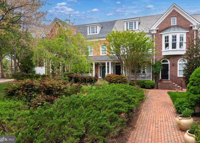 Property at 967 Powhatan St, Alexandria, VA 22314, 3 beds, 3.5 baths