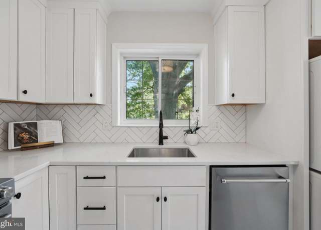 Property at 3438 Martha Custis Dr, Alexandria, VA 22302, 1 bed, 1 bath