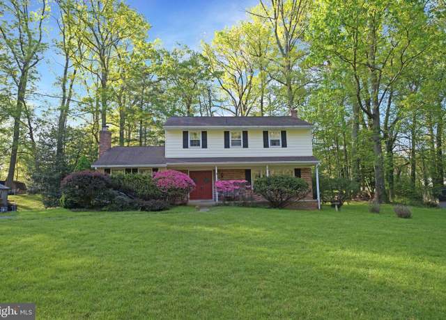 Property at 12009 Vale Rd, Oakton, VA 22124, 4 beds, 2.5 baths