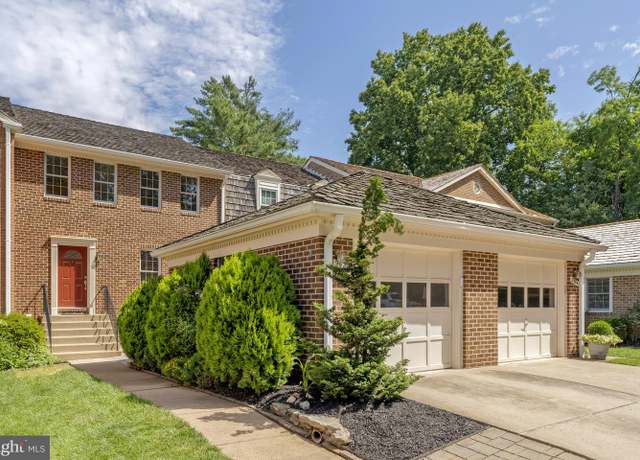 Property at 2906 Oakborough Sq, Oakton, VA 22124, 3 beds, 3 baths