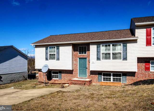 Property at 565 Stonewall St, Strasburg, VA 22657, 3 beds, 2 baths