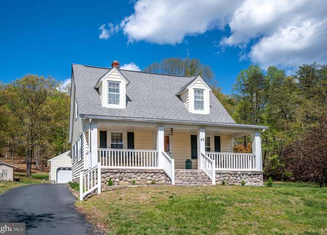 Property at 42 Pegs Ln, Fredericksburg, VA 22405, 4 beds, 2.5 baths