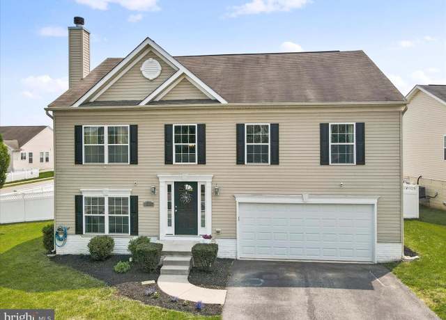 Property at 136 Mountain Laurel Blvd, Ranson, WV 25438, 3 beds, 2.5 baths