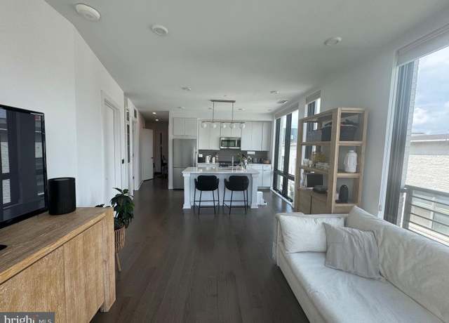 Property at 1999 9 1/2 St NW #303, Washington, DC 20001, 2 beds, 1 bath