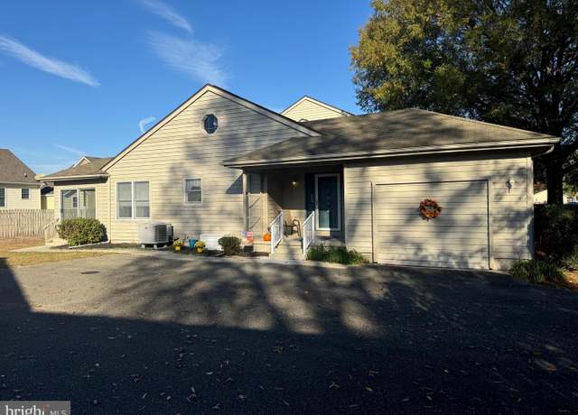 Property at 8 Crossgate Dr #8, Seaford, DE 19973, 2 beds, 2 baths