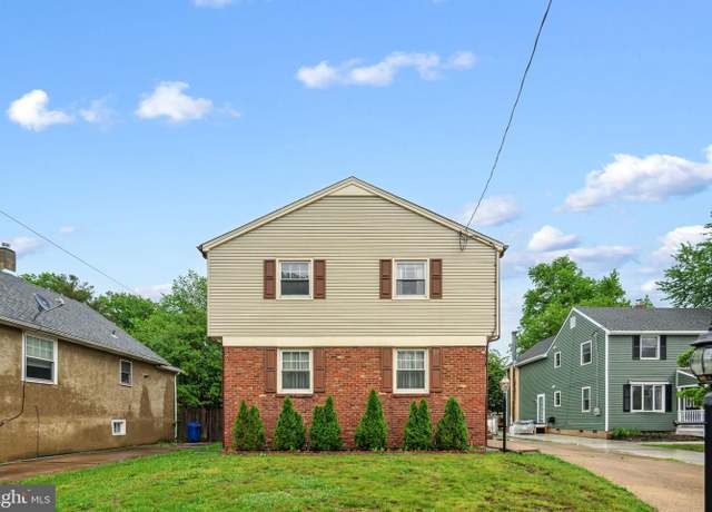 Property at 21 Princeton Ave, Gloucester City, NJ 08030, 4 beds, 1.5 baths