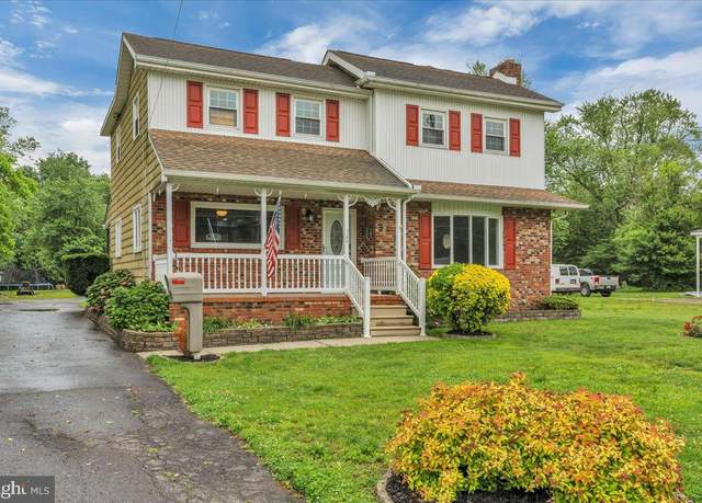 Property at 324 W Clayton Ave, Clayton, NJ 08312, 4 beds, 1.5 baths