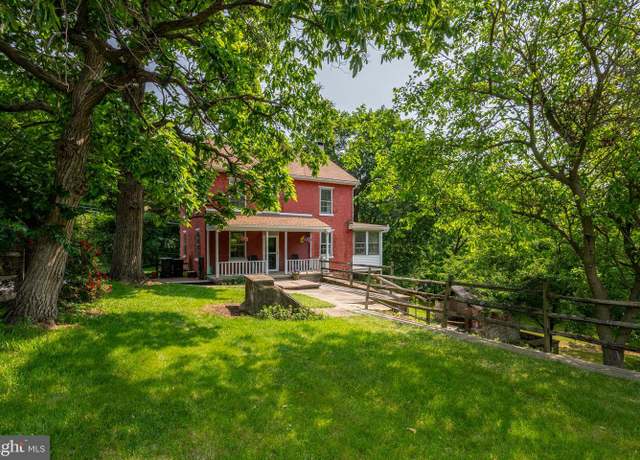 Property at 1018 Fairview Dr, Leesport, PA 19533, 4 beds, 1 bath