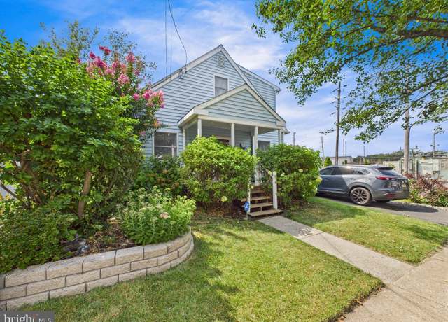 Property at 566 Linden St, Bristol, PA 19007, 4 beds, 2.5 baths