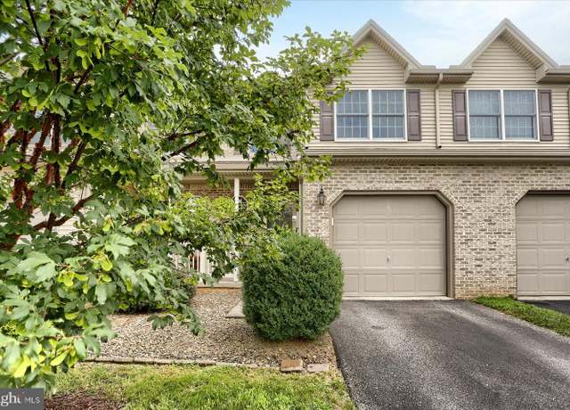 Property at 42 Nottingham Dr, Mechanicsburg, PA 17050, 2 beds, 2.5 baths