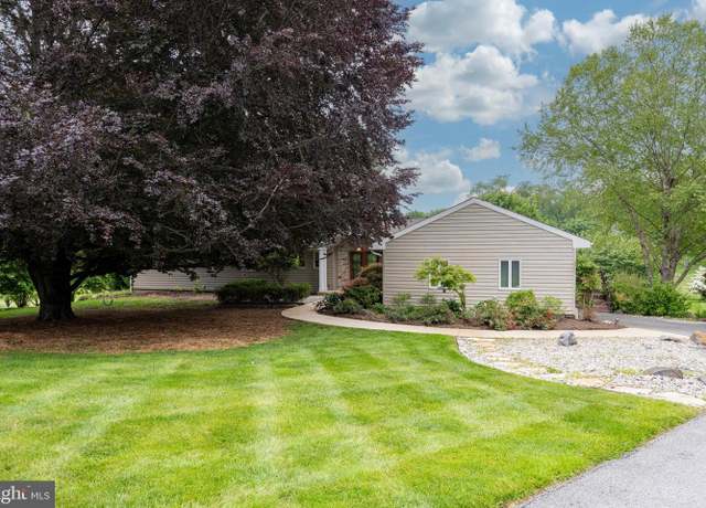 Property at 1004 General Stevens Dr, West Chester, PA 19382, 4 beds, 3.5 baths