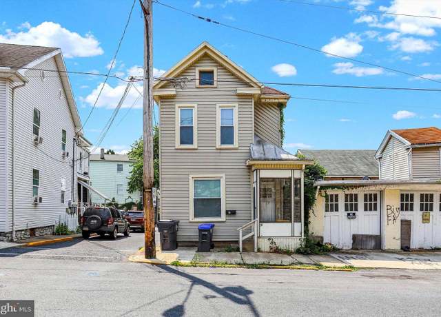 Property at 36 N 4th St, Steelton, PA 17113, 3 beds, 2 baths
