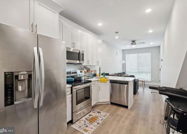 Property at 2537 N Howard St, Philadelphia, PA 19133, 6 beds, 4 baths