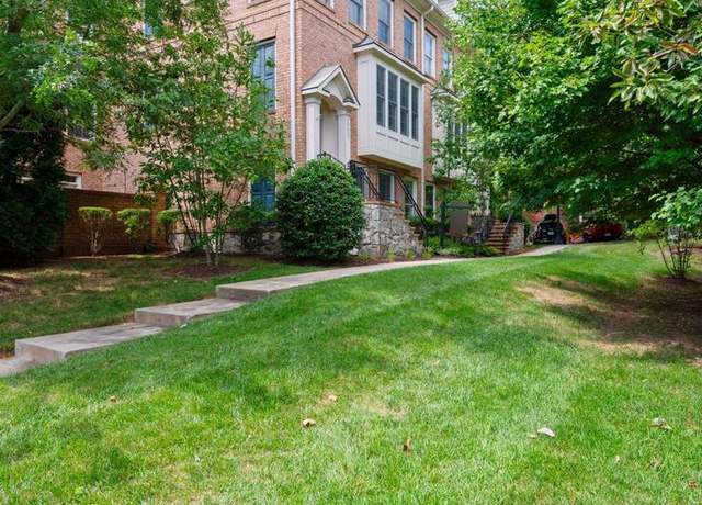 Property at 10605 Yorktown Dr, Fairfax, VA 22030, 3 beds, 4 baths