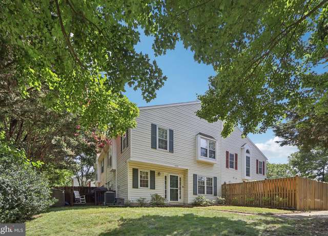 Property at 6110-A Hoskins Hollow Cir, Centreville, VA 20121, 3 beds, 2.5 baths
