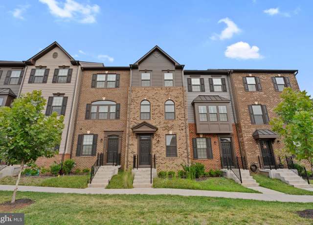 Property at 14016 Sunrise Valley Dr, Herndon, VA 20171, 4 beds, 4 baths
