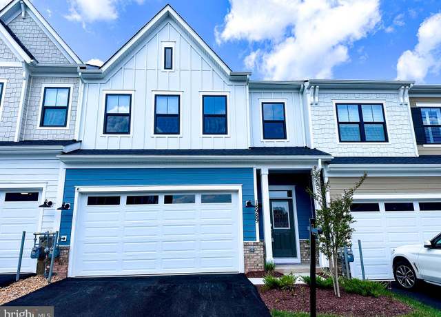 Property at 18989 Coral Reef Sq, Leesburg, VA 20176, 3 beds, 2.5 baths