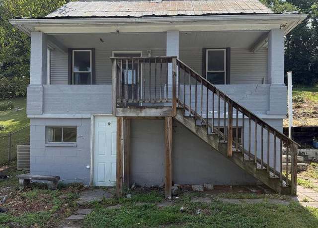 Property at 307 Chestnut St, Martinsburg, WV 25401, 3 beds, 1 bath