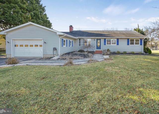 Property at 48 Richardson Cir, Dover, DE 19901, 3 beds, 2 baths