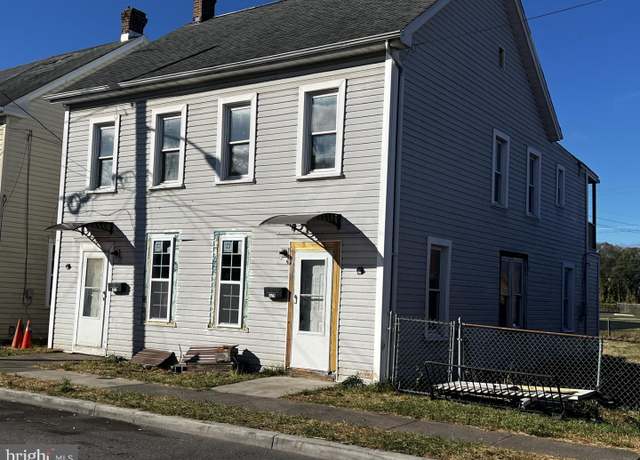 Property at 329 South St, Hagerstown, MD 21740, 4 beds