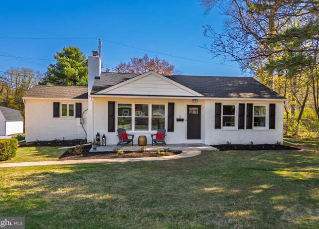 Property at 2 Yorktown Ave, West Chester, PA 19382, 3 beds, 2 baths