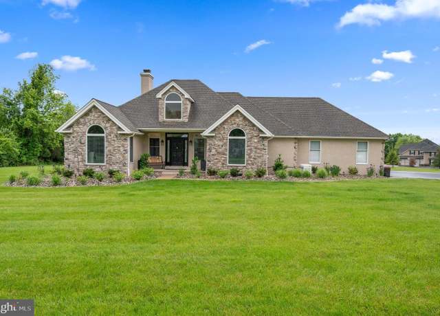 Property at 825 Hidden Forest Dr, Collegeville, PA 19426, 3 beds, 3 baths