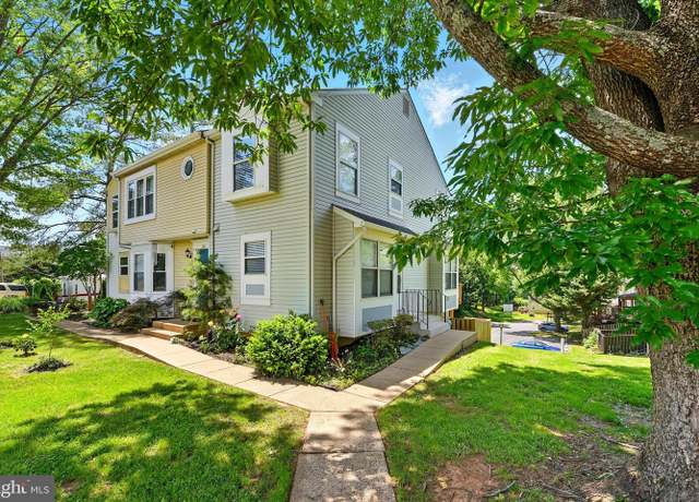 Property at 386 Falmouth St, Warrenton, VA 20186, 2 beds, 2 baths