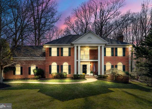 Property at 2715 Silkwood Ct, Oakton, VA 22124, 5 beds, 5 baths