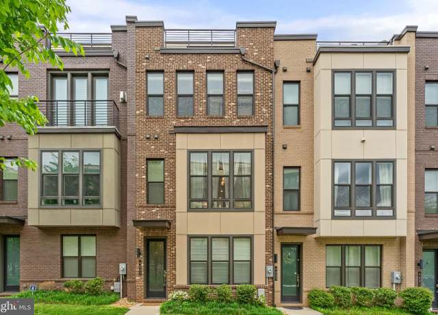 Property at 4605 Quinns Mill Way, Chantilly, VA 20151, 4 beds, 4.5 baths