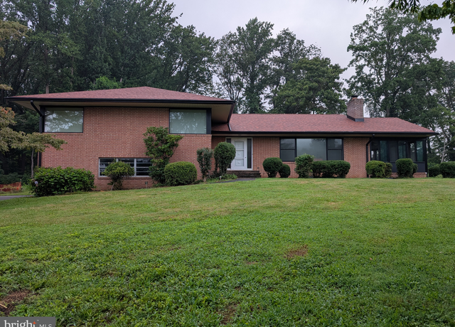 Property at 4913 Old Hill Rd, Wilmington, DE 19807, 4 beds, 2.5 baths