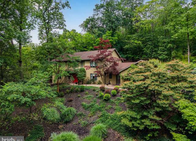 Property at 4700 Laurel Dr, Harrisburg, PA 17110, 4 beds, 3.5 baths