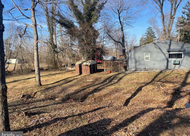 Property at 2451 Log Cabin Rd, York, PA 17408, 2 beds, 1 bath