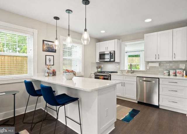 Property at 23 Mount Vernon Ave, Alexandria, VA 22301, 2 beds, 1.5 baths