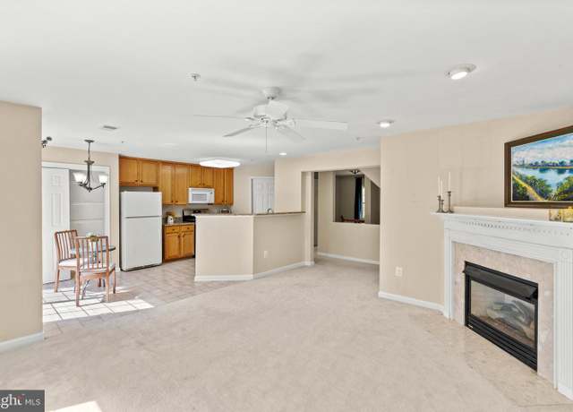 Property at 11846 Breton Ct Unit 19B, Reston, VA 20191, 2 beds, 2.5 baths