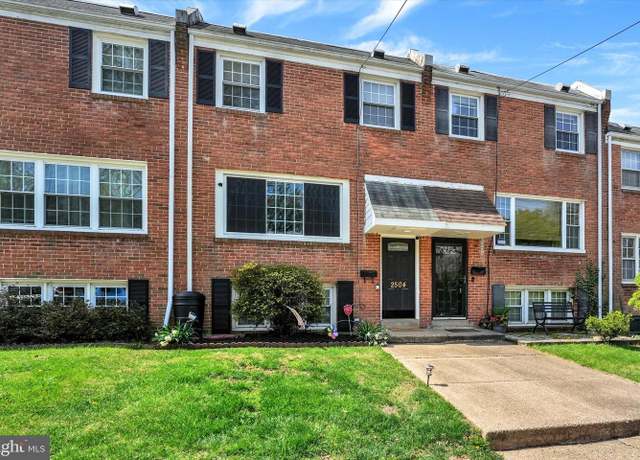 Property at 2504 W Seventh St, Wilmington, DE 19805, 3 beds, 1.5 baths