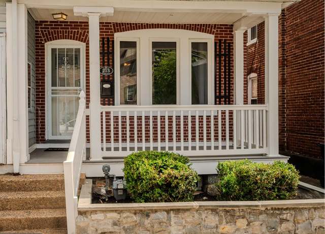 Property at 213 W 30th St, Wilmington, DE 19802, 3 beds, 1.5 baths