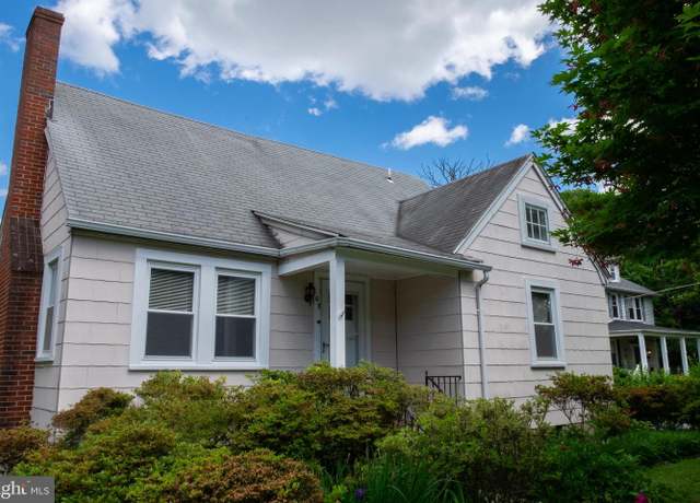 Property at 107 Bishops Ln, Baltimore, MD 21228, 3 beds, 2.5 baths