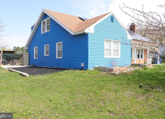 Property at 32 Country Club Rd, Willingboro, NJ 08046, 5 beds, 3 baths