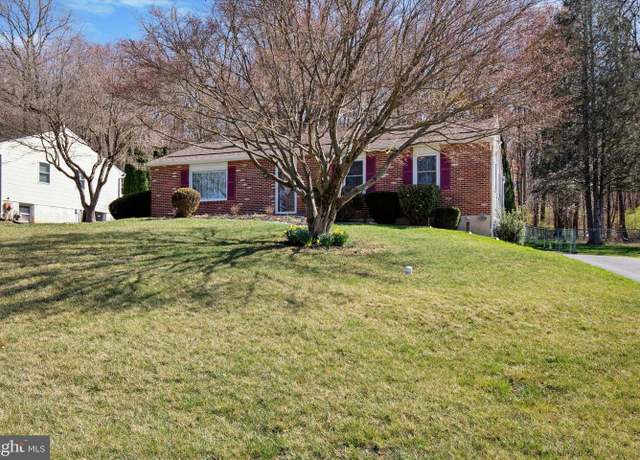 Property at 474 W Prospect Ave, Downingtown, PA 19335, 3 beds, 2 baths