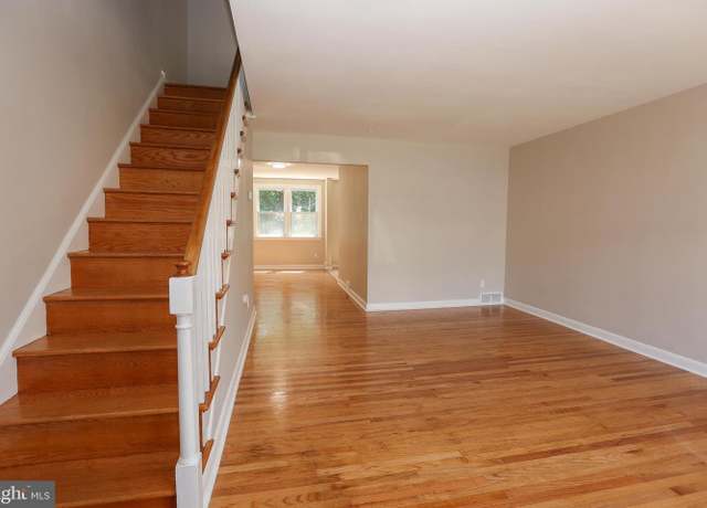 Property at 607 Briarcliff Rd, Upper Darby, PA 19082, 3 beds, 1 bath