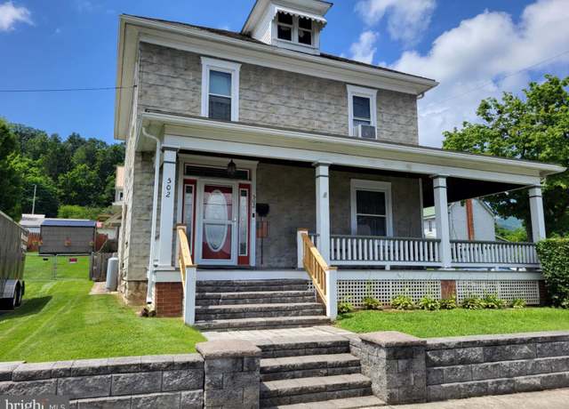 Property at 502 S Jefferson St, Mount Union, PA 17066, 3 beds, 1 bath
