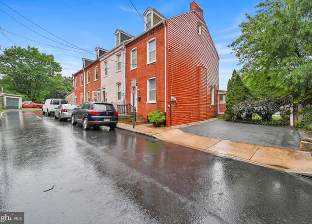 Property at 615 W Marion St, Lancaster, PA 17603, 3 beds, 1 bath