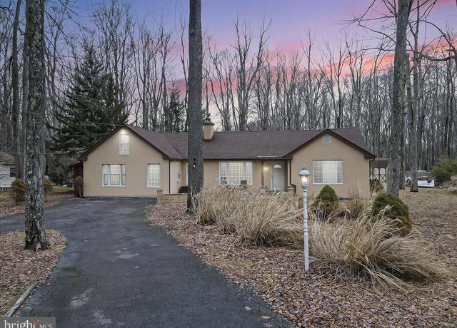 Property at 427 Stillwater Dr, Pocono Summit, PA 18346, 3 beds, 2.5 baths