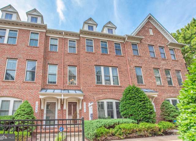 Property at 2541 S Kenmore Ct, Arlington, VA 22206, 3 beds, 3.5 baths