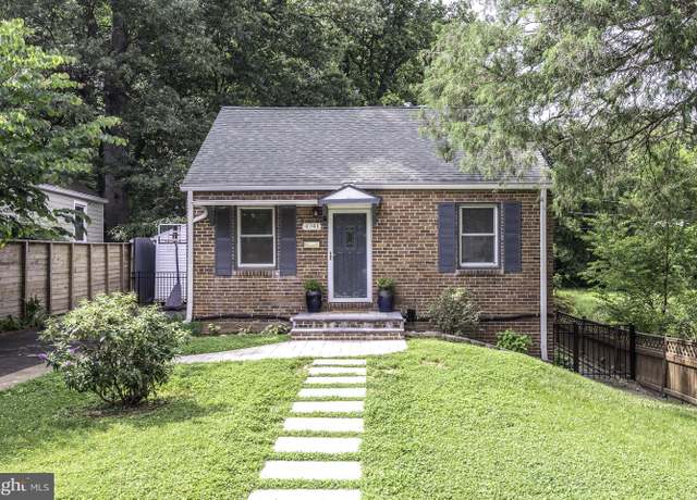 Property at 4741 20th St N, Arlington, VA 22207, 3 beds, 2 baths