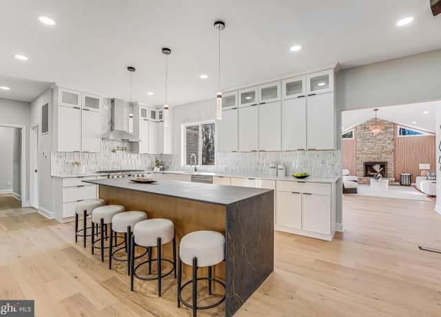 Property at 3620 Hill St, Fairfax, VA 22030, 5 beds, 5.5 baths