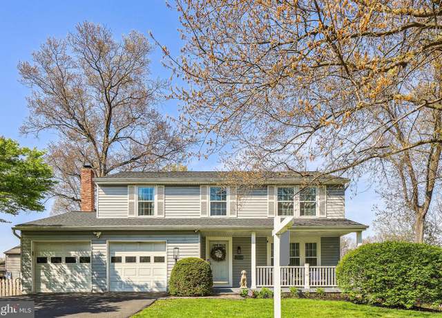 Property at 12508 Rock Chapel Ct, Herndon, VA 20170, 4 beds, 2.5 baths