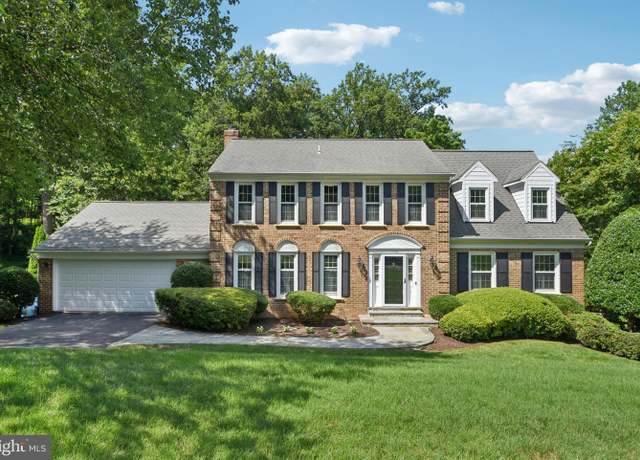 Property at 10182 Hillington Ct, Vienna, VA 22182, 5 beds, 3.5 baths